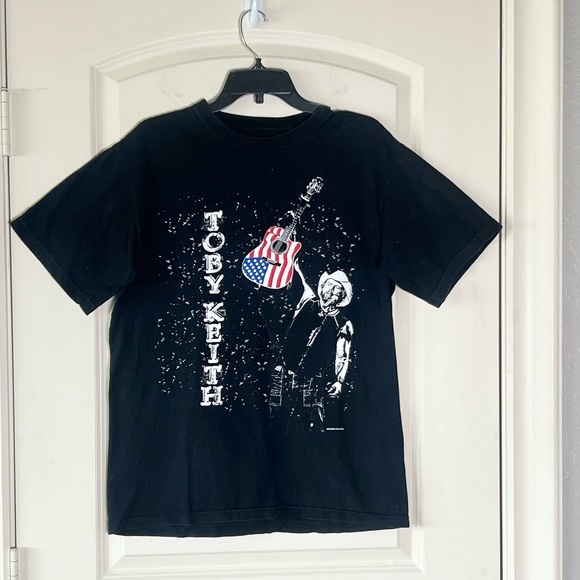Toby Keith "Never Apologize" T-shirt Medium - Picture 1 of 5